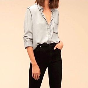 Talula X Aritzia soft denim button up 💙